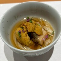 鮨 つむぎ - 鮑とウニの冷製　そうめん添え　鮑ちょ～柔らかい