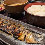 炭火焼干物定食 しんぱち食堂 - 料理写真: