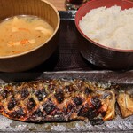 炭火焼干物定食 しんぱち食堂 - 