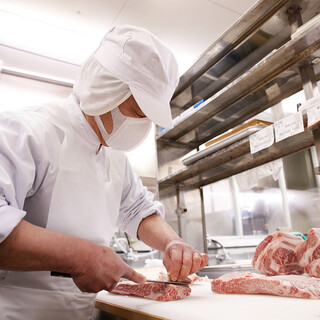 創業以来、手切り肉にこだわる