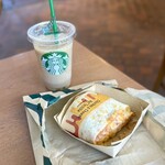 スターバックス・コーヒー - ・ほうじ茶＆クラシックティーラテ(Short、シロップ無し、氷無し、豆乳に変更)
・チキン&チーズホットトルティーヤ
