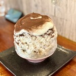 Parlor Vinefru 銀座 - ティラミスと苺のかき氷