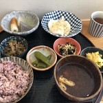 煮炊きや　おわん - おばんざい全種の雑穀米