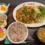 鶏龍軒 - 「スタミナ焼き」＋「ご飯セット」＋「ミニ杏仁豆腐」