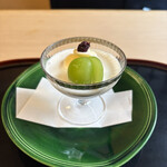 山玄茶 - 黒糖プリンとシャインマスカット