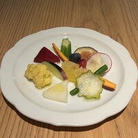 ラ・ボンヌターブル - 季節の野菜（ズッキーニ、ブルーベリー、甘夏、大根、にんじん、オクラ、ナス、カリフラワー、インゲン、イチジクなど）