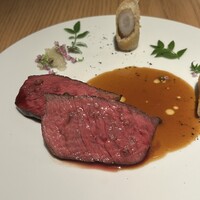ラ・ボンヌターブル - 北海道産エゾシカの藁焼き