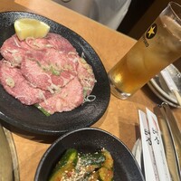 ホルモン焼肉 富や 栄店 - 