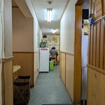 大宮大勝軒 - 奥にもテーブル席がございます。