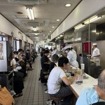天麩羅処ひらお 本店 - 開店10:30にすぐに店内満席、11:00過ぎですでにこの行列