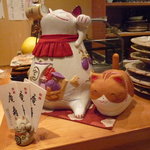 酒彩 庵寿 - ☆招き猫ちゃんが可愛らしいですよ…尻尾動いているんです☆