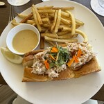 100 Sails Restaurant & Bar - 