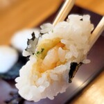 めいふつ天むすの千寿 - 中に海老天が隠れております