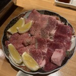 焼肉ホルモン髙木 - ４人で行ったから４種が２切れを２人前