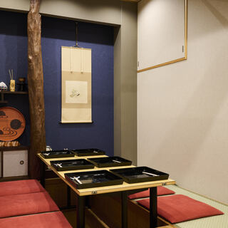 2~6名様の掘りごたつ式個室
                                          個室を2部屋繋げることで12名まで対応可