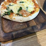 308111922 - ピザマルゲリータ。イタリアンレストランと遜色ありません