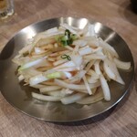 鶏部長と豚課長 - ・和え玉ねぎ