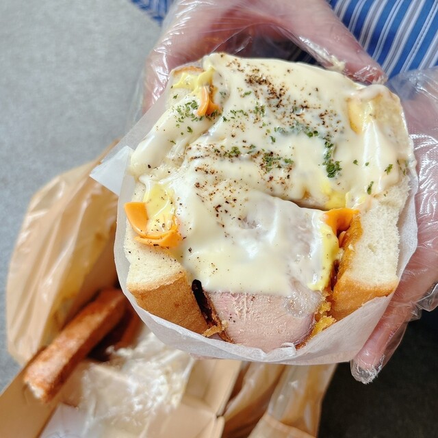 カツサンド 薩摩極太かつサンド - ぎゅう太 - ごちクル