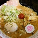 からみそラーメン ふくろう - からみそラーメン 贅沢のせ(1300円)。