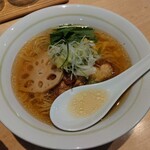 小さな野はらの木の下で - 鶏塩らーめん（950円）