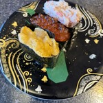 北々亭 千歳店 - ウニ、イクラ、カニ身３種軍艦