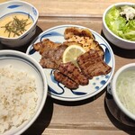 ねぎし - 5種食べ!くらべ わんぱくセット 1,600円＋ミニサラダ（お新香変更）150円