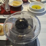 ラ ターブル ドゥ ジョエル・ロブション - キャビアアンぺリアル 様々なコンディモンと共に　キャビア