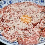 ルッカ - チーズ牛刺し
