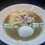 ヌードル＆スパイスカレー 今日の1番 - 朝限定セットの煮干しそば(味玉は店主からのサービス)