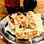 沖縄酒場 離〜Hanare〜 - アグー餃子