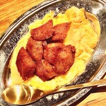 沖縄酒場 離〜Hanare〜 - トリュフポーク玉子