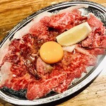 沖縄酒場 離〜Hanare〜 - 石垣牛炙りユッケ