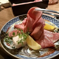 炭火焼肉寅二郎 - 3mm牛タン