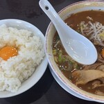 徳島ラーメン 大孫 川内店 - 卵かけご飯にして