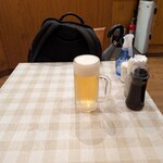 トプカ - カレーは時間がかかりますから生ビール飲んで待ちます。
