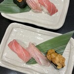 独楽寿司  めじろ台店 - 豪華三点盛り…ウニ、金目鯛、中トロ　だったかな？