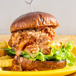 OTC - 料理写真:まずはこれ！看板メニューのOTCバーガー