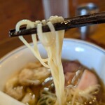 Ramen FeeL - 細麺ストレートはスルスルと喉越し良く、