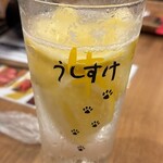 牛たん うしすけ - ■おかわりレモンサワー￥440：牛タン専用サワーのおかわりシステムも、嬉しいサービスだった。