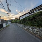 Ramen FeeL - 石積された壁を持つ家は青梅駅辺りでも少なくなりました。