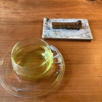 レストラン ナズ - ヘーゼルナッツケーキ＆フレッシュハーブティー