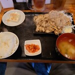もつ焼き煮込み鶴田 - 
