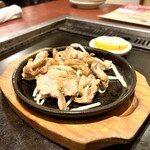 マルシゲ鉄板堂 - せせりの塩焼き