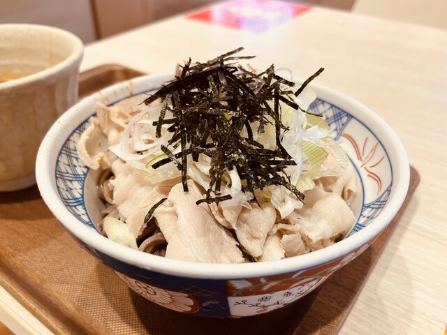 肉そば 岳しろ 三井アウトレットパーク仙台港店 - 中野栄（そば）の写真