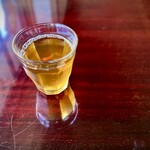 中華料理 口福 - 冷たく美味しいブレンド中国茶。