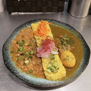 スパイシーカリーハウス 銀座半月_1