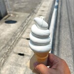 手作り焼菓子とケーキの店 ひぐち - ソフトクリーム450円税込　美味