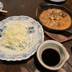 伊達藩長屋酒場 - 気仙沼ホルモン。ウスターソースと味噌が合体し、味の概念昇華を感じる。