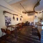 ヨバレヤ - 店内