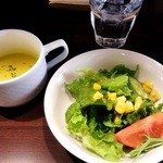 ビストロマルバ - ランチのスープとサラダ